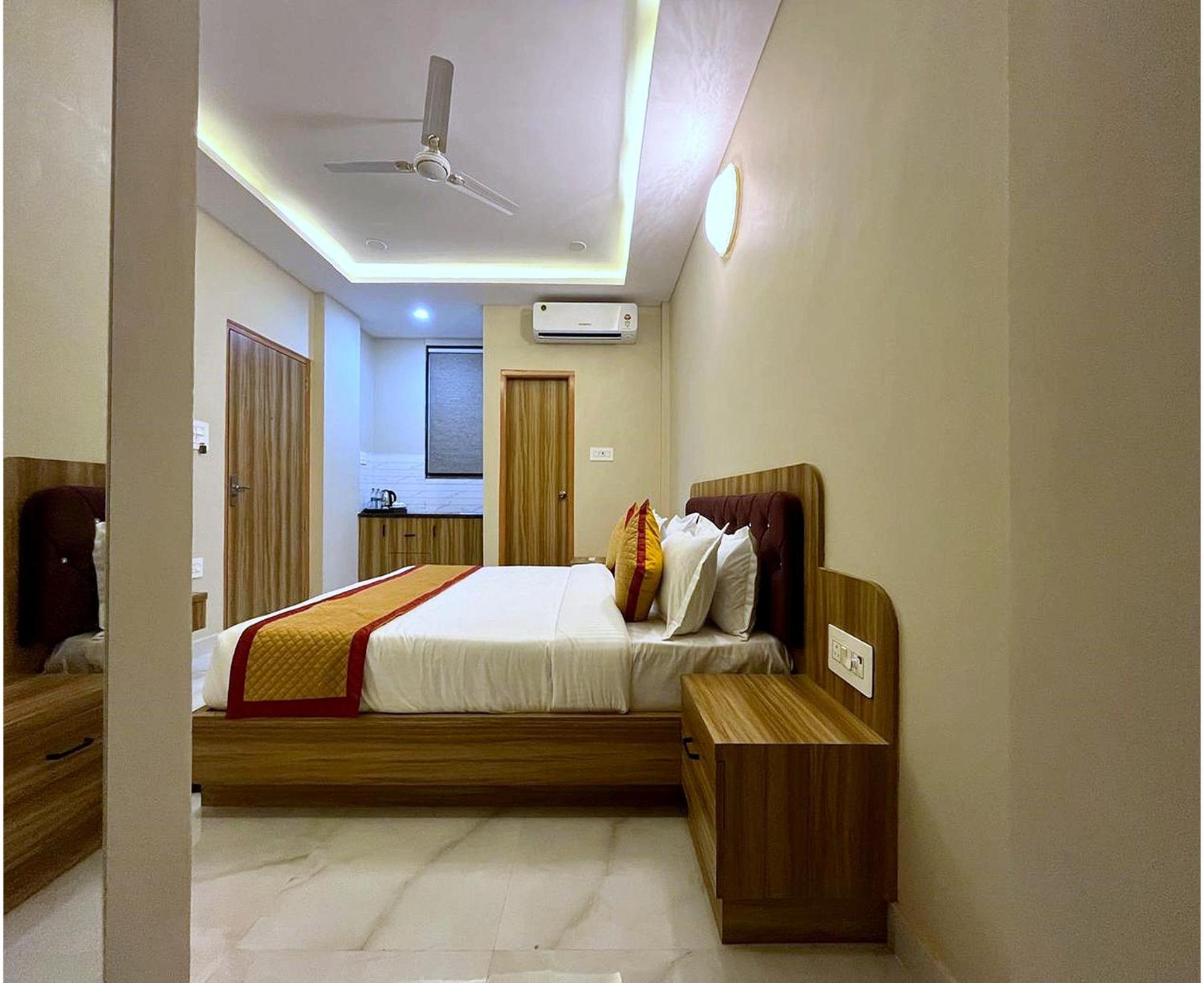 Hotel Vrinda Niddhivan ! Fully Ac, Prem Mandir At Walking Distance ! Just Near The Iskcon Temple Vrindāvan Exterior foto